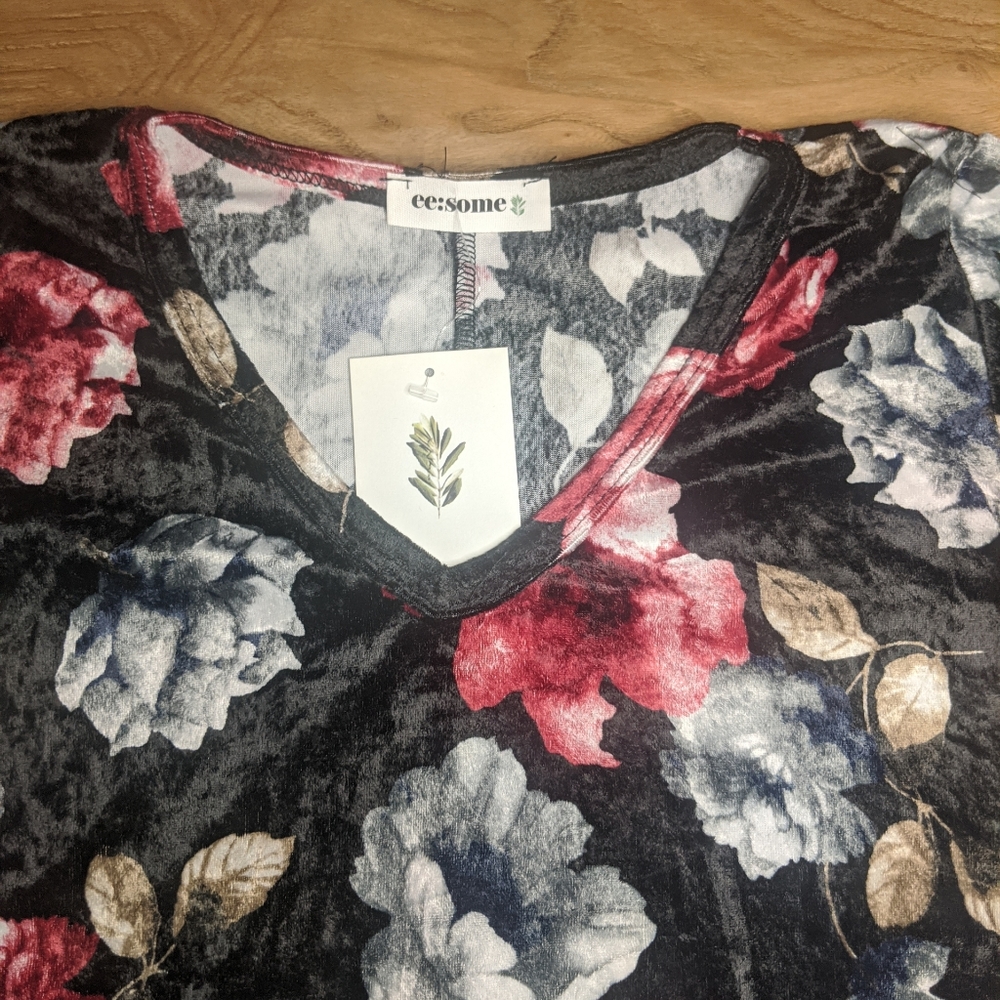 ee:some VELVET FLORAL POCKET DRESS size Small - Picture 4 of 4